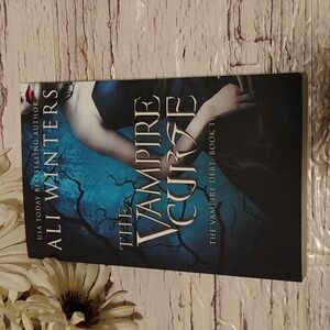 3/$13 The Vampire Debt book 2, The Vampire Curse by Ali Winters book